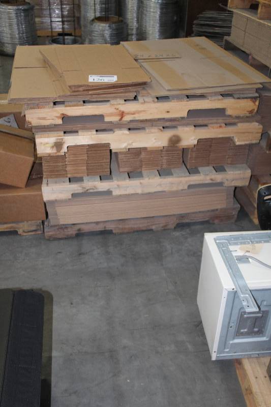 lot 126 image: Lot of ULine Box Flats 18x18x6 S-4398, 24x24x6