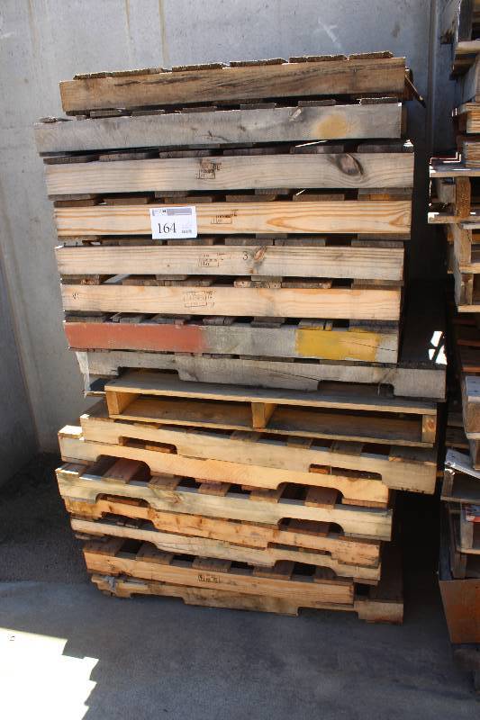 lot 164 image: Lot of Wood Pallets