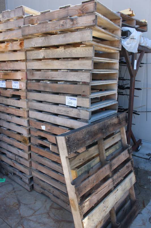 lot 189 image: Lot of Wood Pallets