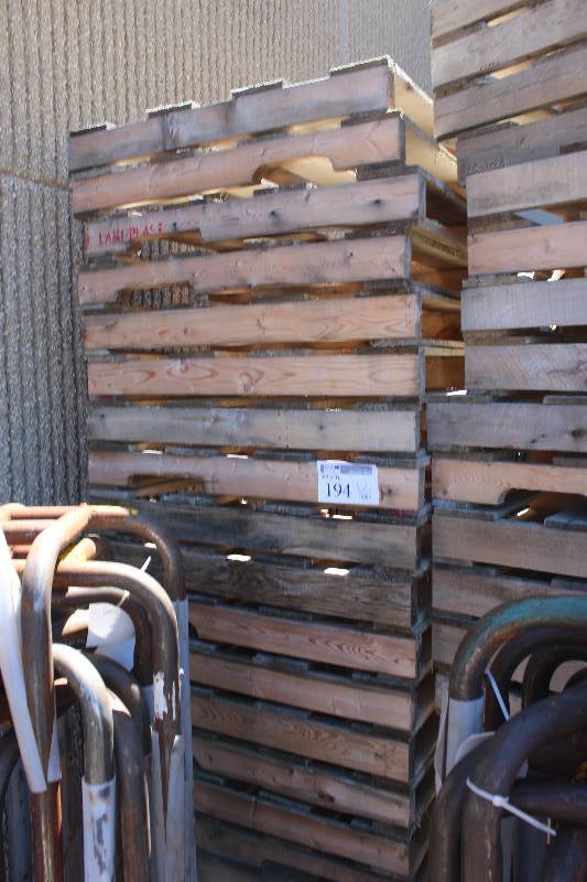 lot 194 image: Lot of Wood Pallets