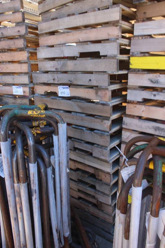 lot 193 image: Lot of Wood Pallets