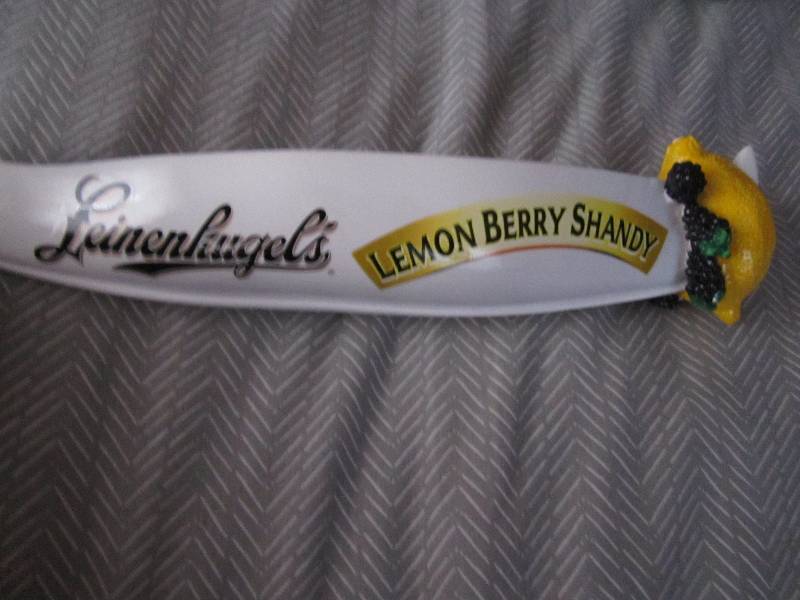 Leinenkugels Lemon berry shandy bee...