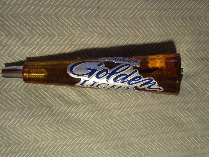 Michelob golden light draft beer ta...