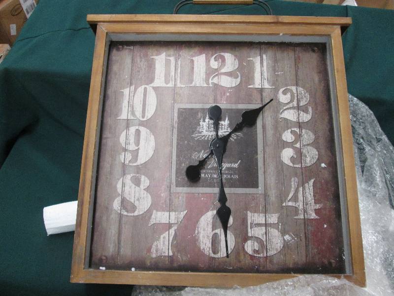 Distressed Wooden Clock no glass, u...