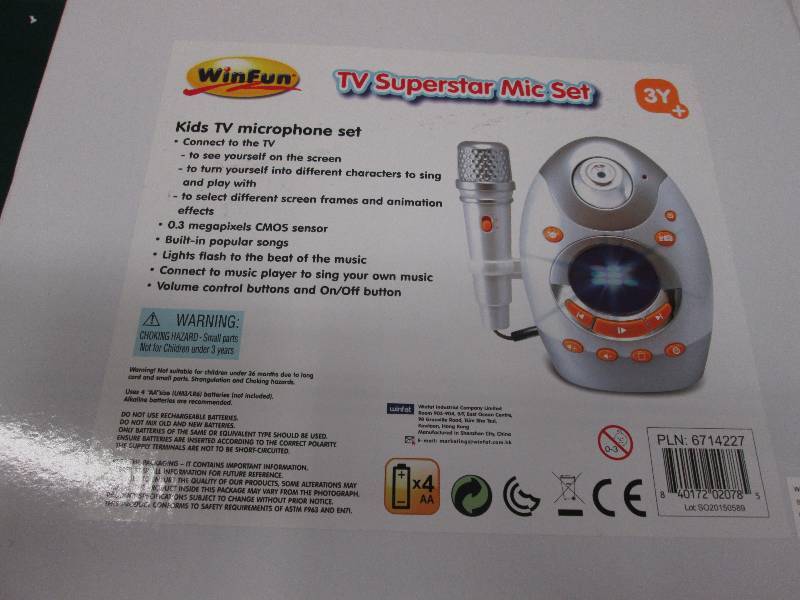 WinFun TV Superstar MIC set open bo...