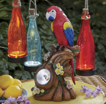 Solar Parrot Statue open box, untes...