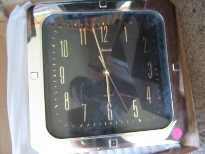 Telosconic quartz clock...