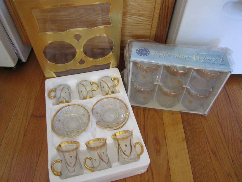 Mixed lot of one 12 piece tea set a...
