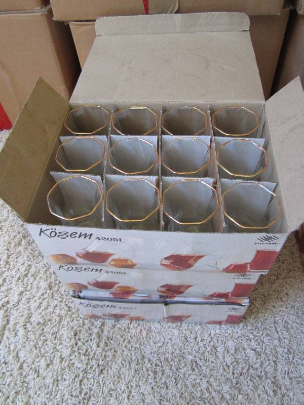 3 boxes of Adet clay bardagi glasse...