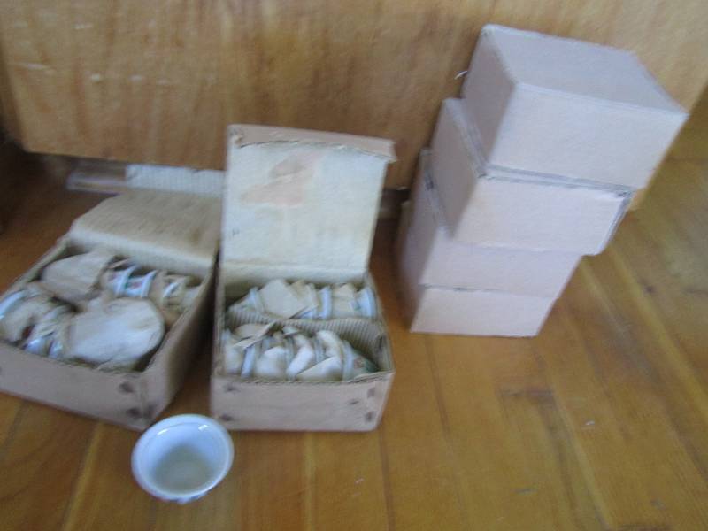 Lot of 6 boxes with 12 mini cups  ...