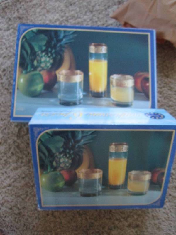 Lot of 2 glass sets, each contains ...