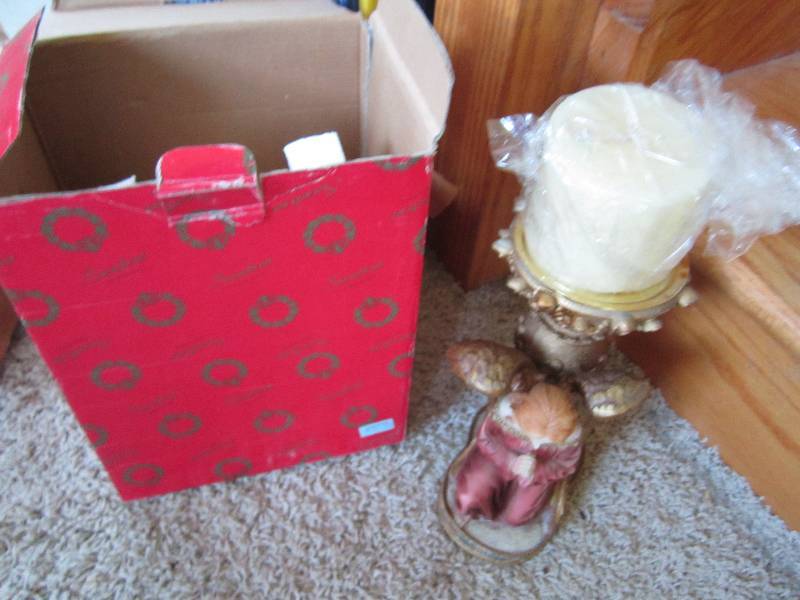 Decorative candle holder with candl...