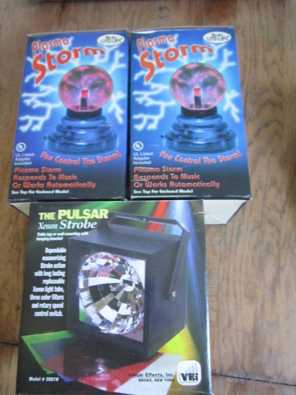 Lot of 1 pulsar strobe light, 2 pla...