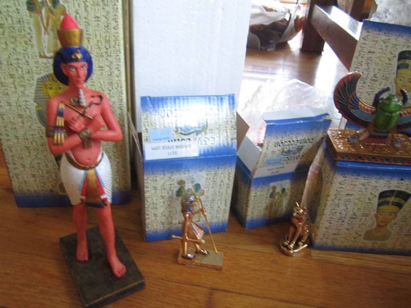 Mixed lot of Egytpian figures...