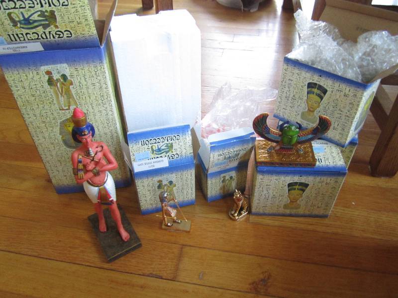 Mixed lot of Egytpian figures...