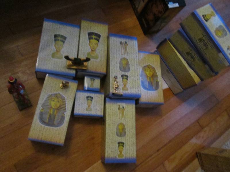 Mixed lot of Egytpian figures...