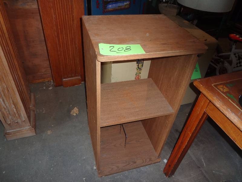 Shelf, hinged top