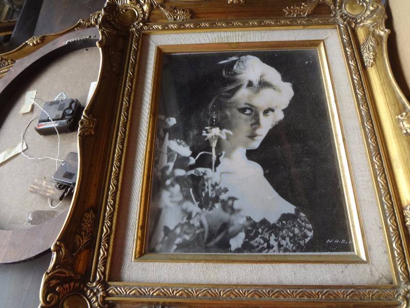 Lot of PicsFrames
