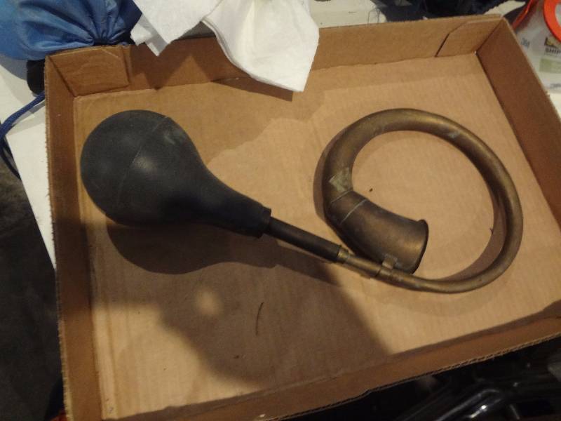 Old Brass Bulb Horn