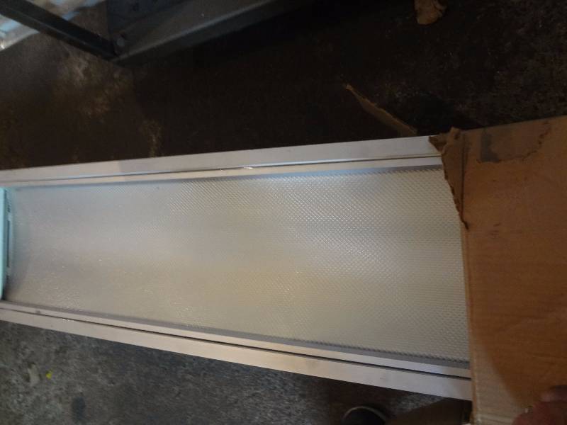 (3) Florescent Fixtures