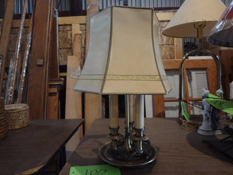 Three Bulb Lamp