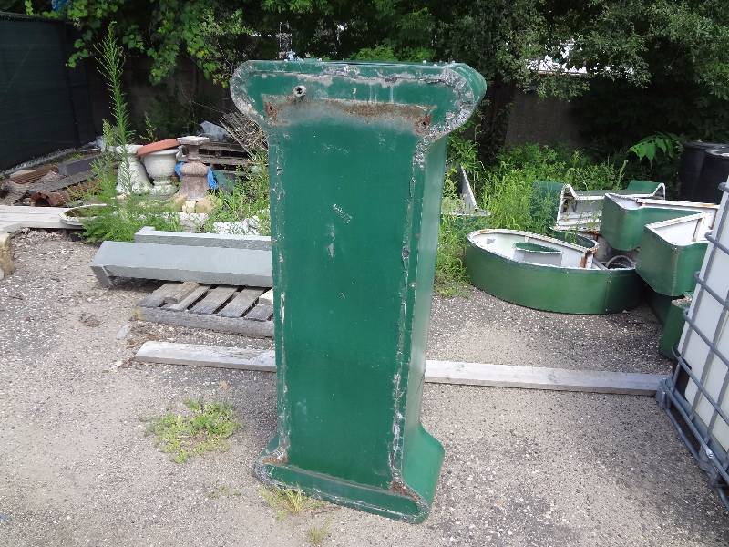 Large Metal �I�