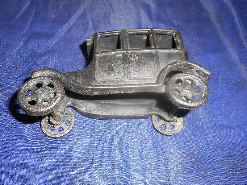 ANTIQUE CAST IRON MODEL T
