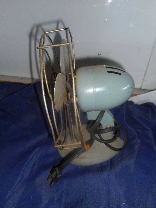 VINTAGE METAL FAN