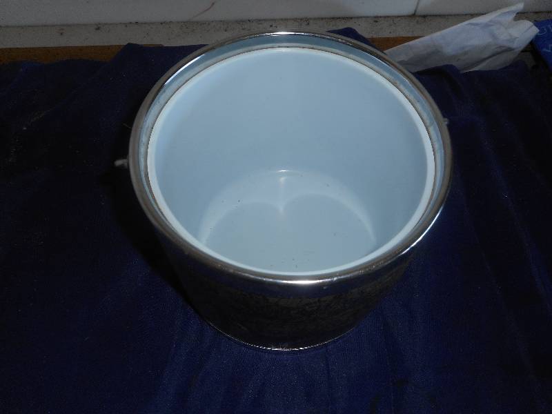 VINTAGE ICE BUCKET