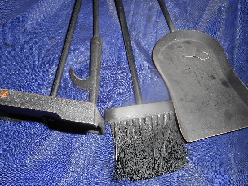 VINTAGE IRON FIRE PLACE SET