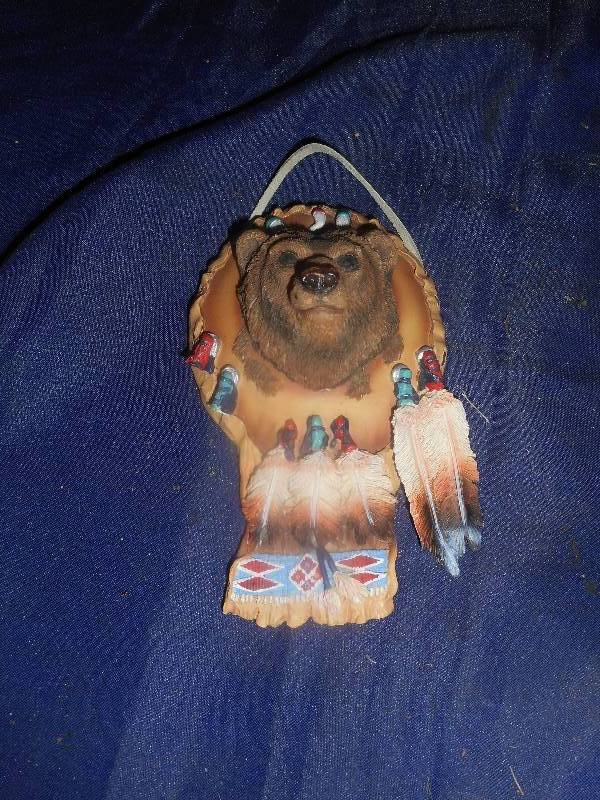 SPIRIT OF THE BEAR FIGURENE
