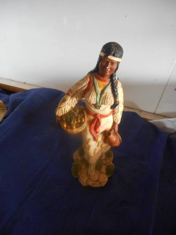 VINTAGE INDIAN FIGURENE