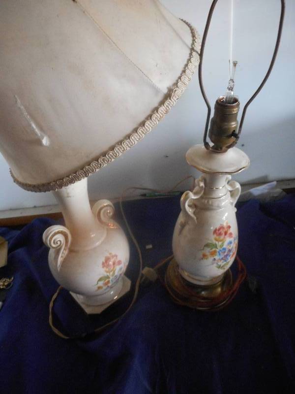 2 VINTAGE LAMPS