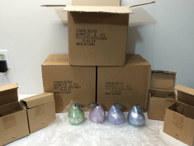 lot 15 image: Gossamer Pears