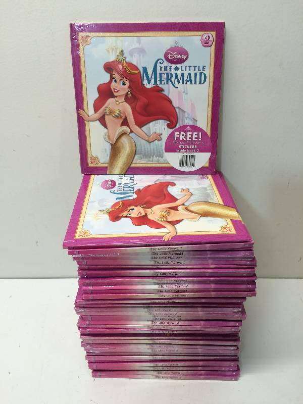 lot 32 image: Disney Childrens Books