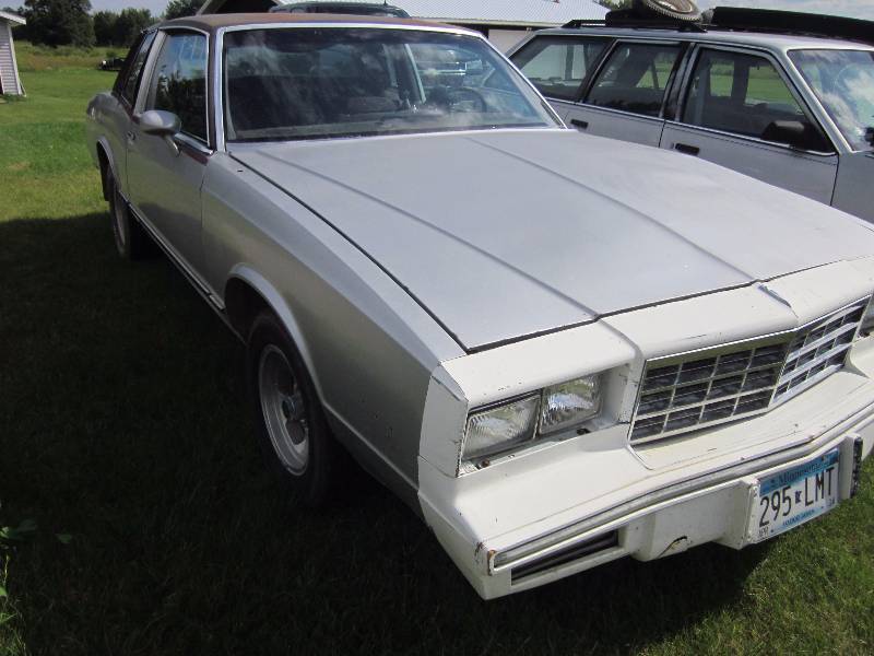 lot 2 image: 1985 Chevy Monte Carlo