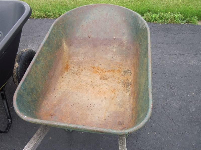 lot 18 image: Wheel Barrow