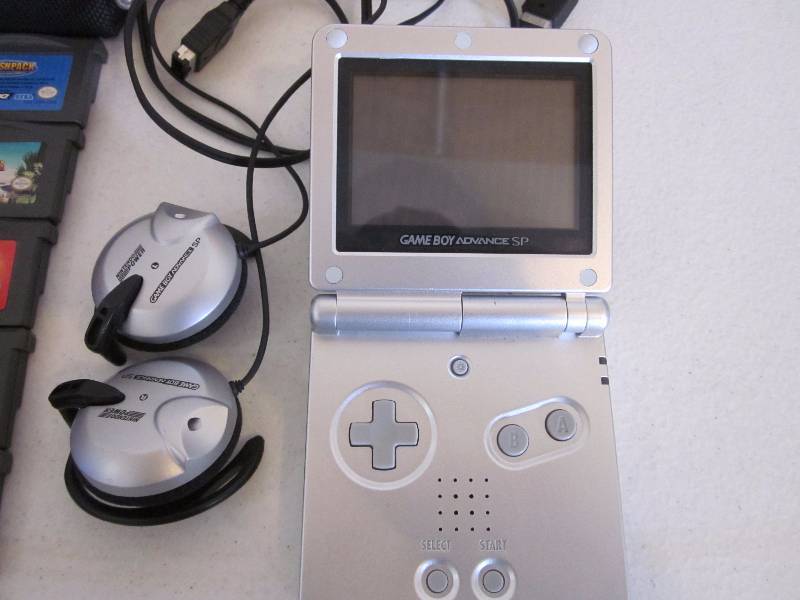 lot 61 image: GameBoy Advance SP