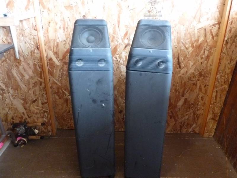 Acoustic Research Speakers