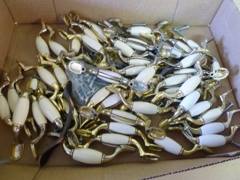 Cabinet Pull Hardware