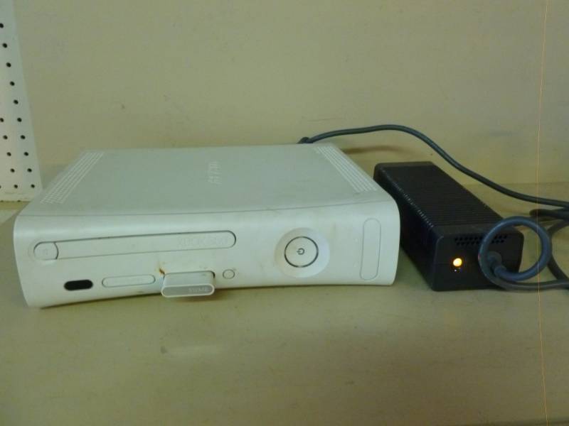 XBOX 360 Game Console