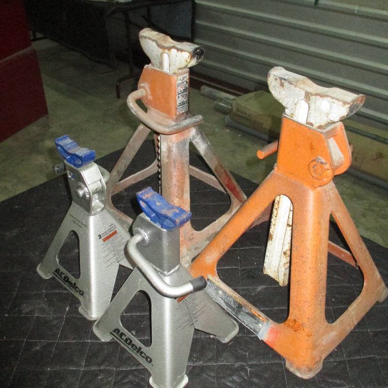JACK STANDS