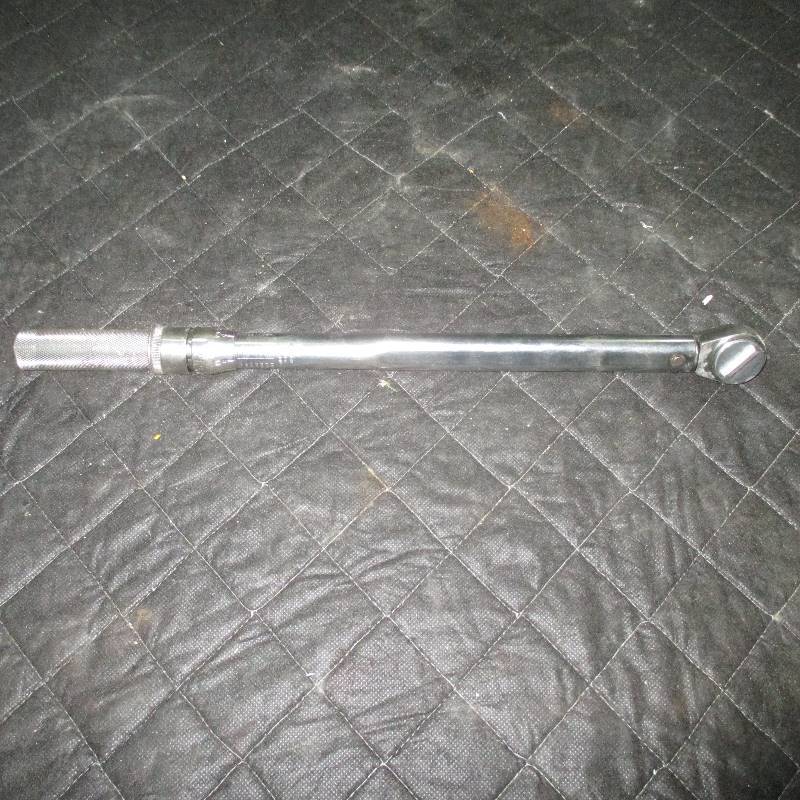 TORQUE WRENCH