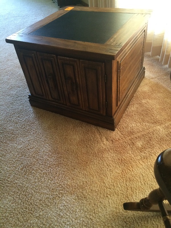 Table  End table    Measures 28 x 28 x 21 high   BRING YOUR OWN HELP TO REMOVE