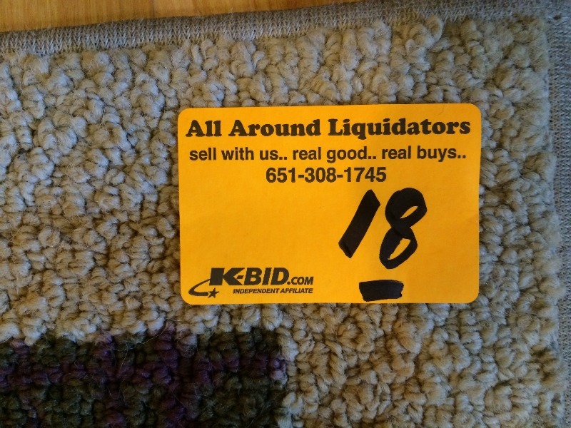 Rug    Measures 130 X 93