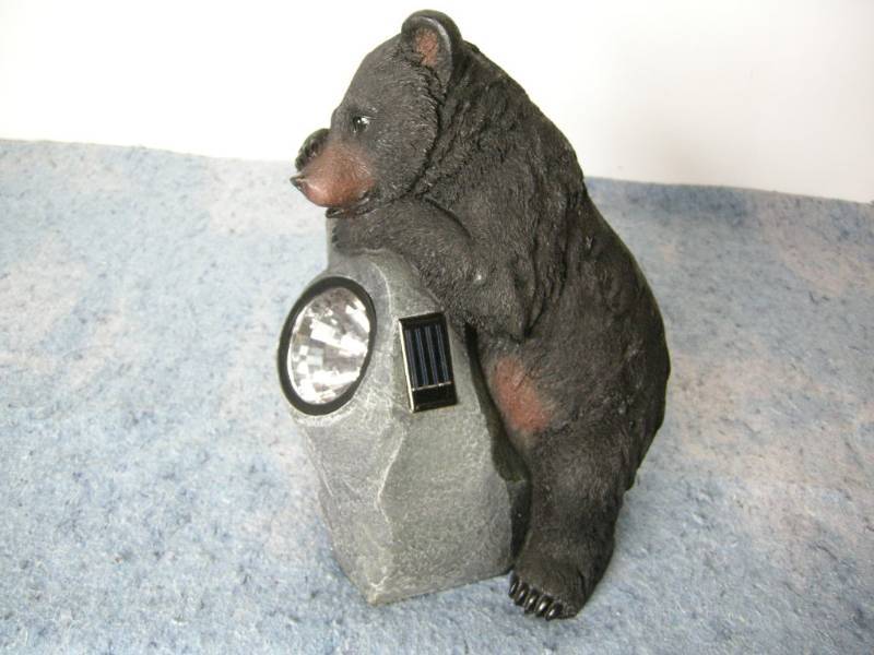 lot 24 image: Black Bear Solar Light