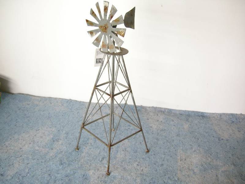 lot 35 image: Metal Windmill