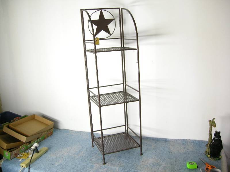 lot 38 image: Metal Star 3-Tier Linen Shelf