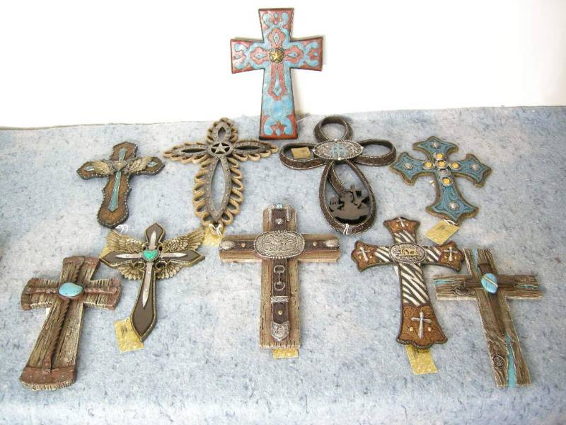 lot 41 image: Western Look Crosses