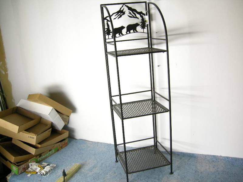 lot 46 image: Metal Bear 3 Tier Linen Shelf